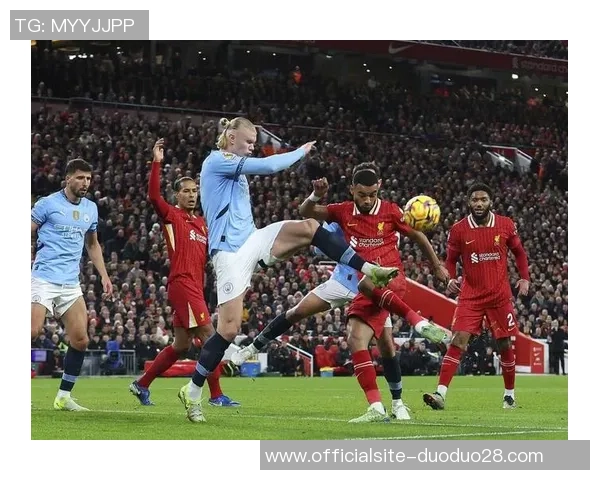 曼城与曼联联赛杯对决精彩回顾与赛前分析